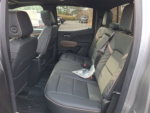 New 2026 GMC Canyon Denali image 7