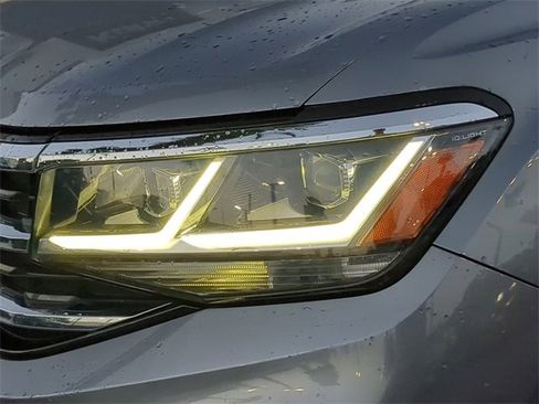 Certified 2022 Volkswagen Atlas SEL image 7