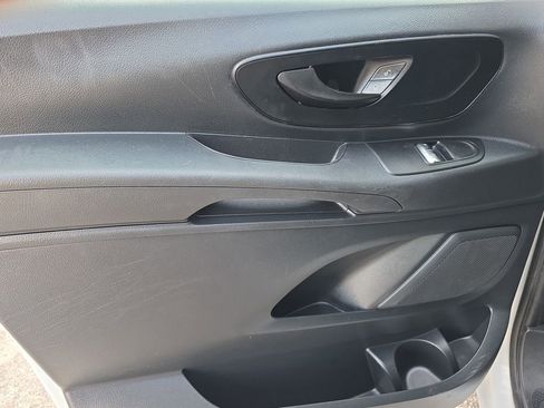 Used 2021 Mercedes-Benz Metris image 23
