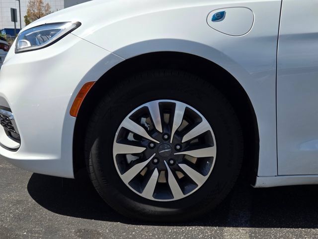 Used 2024 Chrysler Pacifica Limited FWD image 9