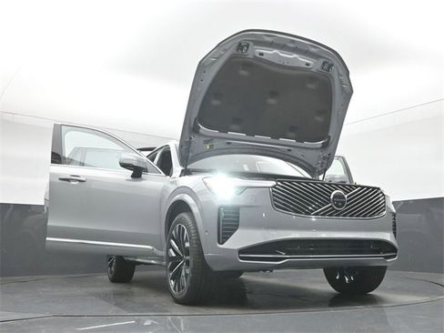 New 2026 Volvo XC90 B6 Plus w/ Protection Package Premier image 55