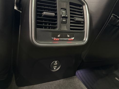 Certified 2022 Porsche Macan image 21