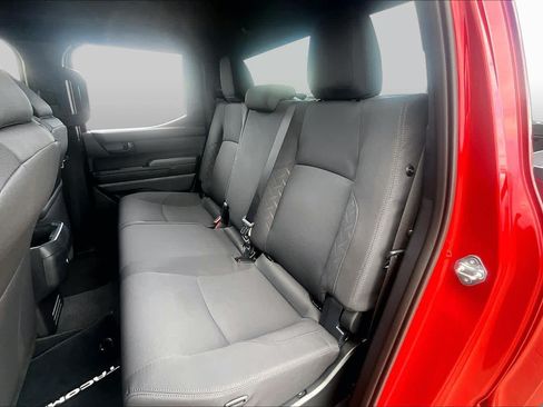 Certified 2026 Toyota Tacoma SR5 AWD/4WD image 19