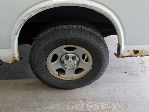 Used 2007 Chevrolet Express 1500 RWD image 10
