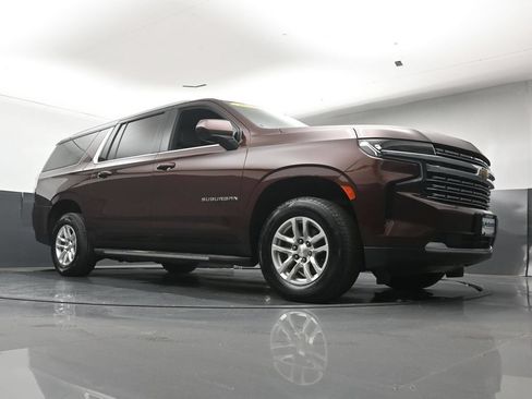 Used 2022 Chevrolet Suburban LT AWD/4WD image 28