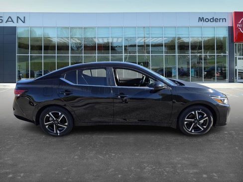 New 2025 Nissan Sentra SV w/ Trunk Package image 4