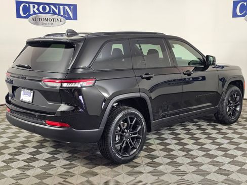 New 2025 Jeep Grand Cherokee Limited image 5