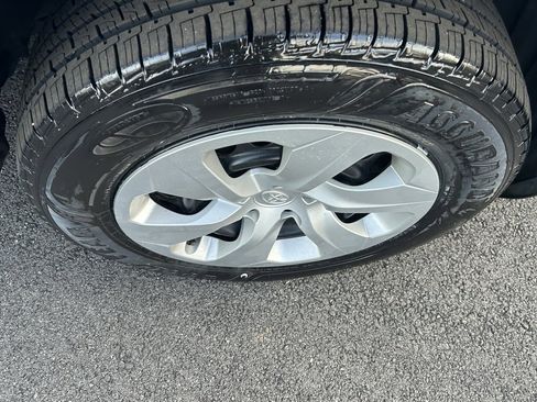 Used 2020 Toyota RAV4 LE image 23