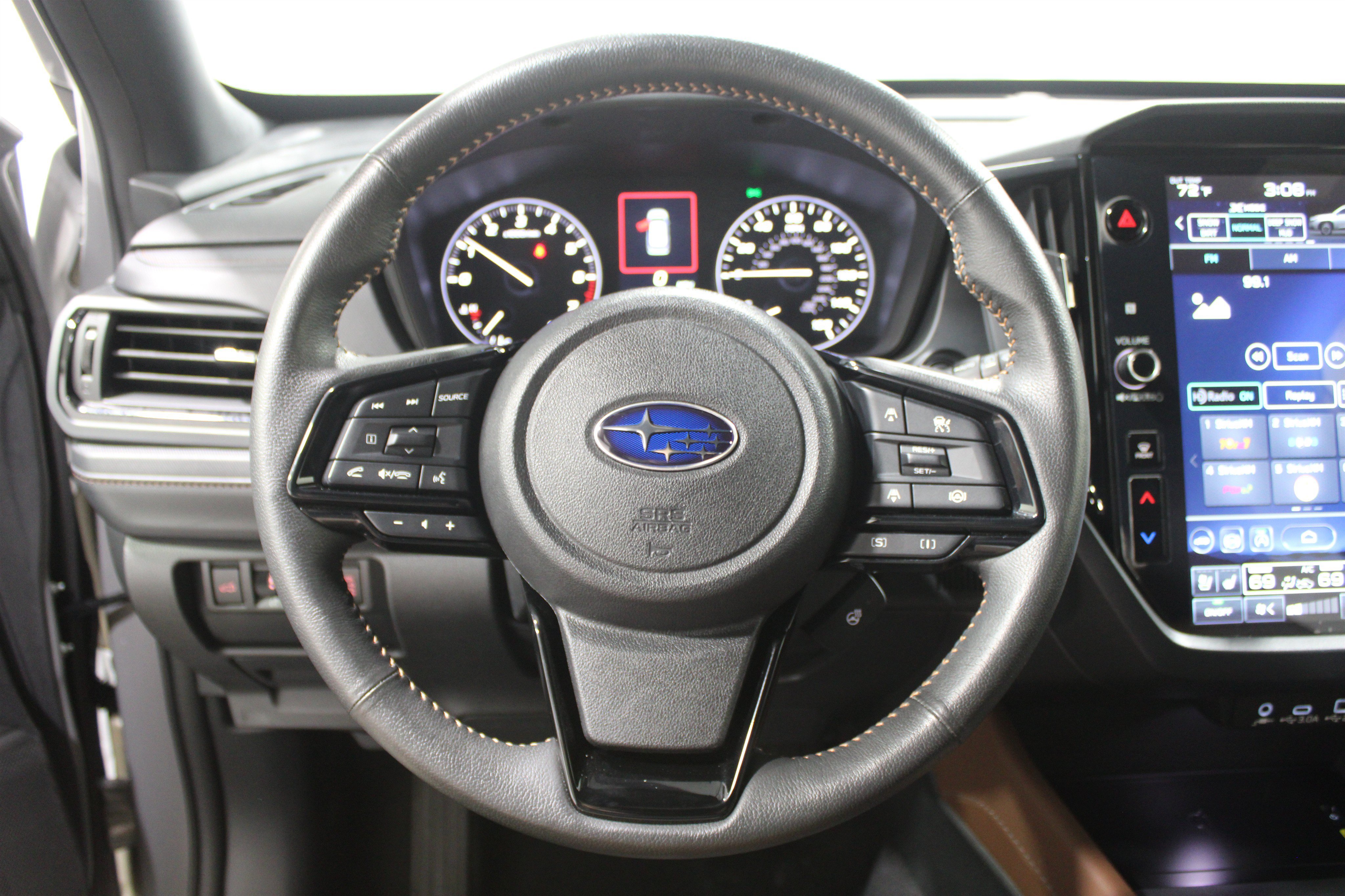 Used 2025 Subaru Forester Touring w/ Popular Package - Touring AWD/4WD image 18