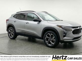 Used 2025 Chevrolet Trax LT w/ LT Convenience Package FWD video 1