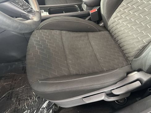 Used 2021 Nissan Kicks SV FWD image 12
