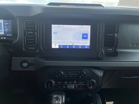 Used 2022 Ford Bronco Black Diamond w/ Sasquatch Package AWD/4WD image 13