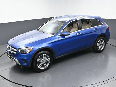 Used 2022 Mercedes-Benz GLC 300 w/ Premium Package Lite image 40