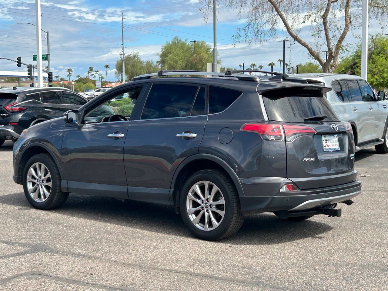 Used 2018 Toyota RAV4 Limited w/ Advanced Technology Package AWD/4WD image 3