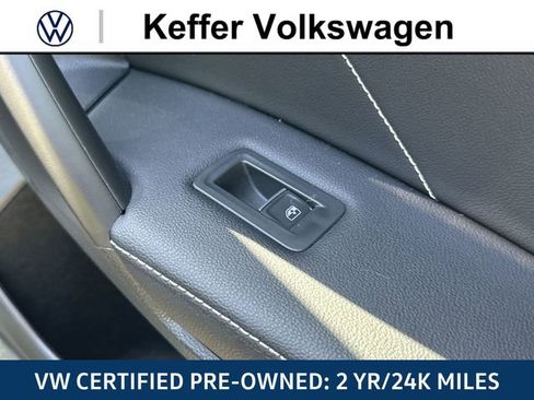 Certified 2023 Volkswagen Tiguan SE FWD image 34