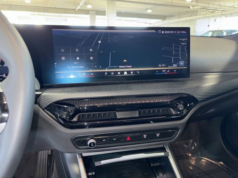 Certified 2025 BMW 330i Sedan image 25