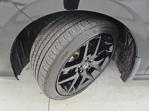 Used 2025 Honda Civic Sport image 37