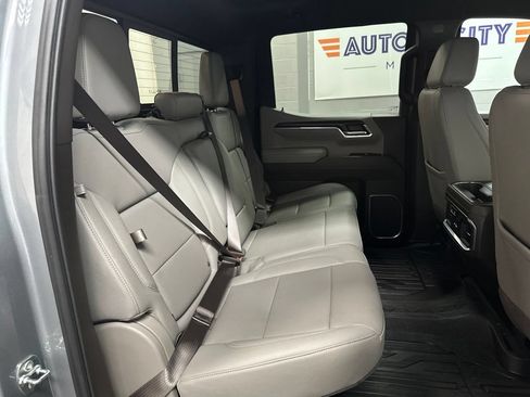 Used 2025 GMC Sierra 1500 SLT w/ SLT Premium Plus Package AWD/4WD image 21