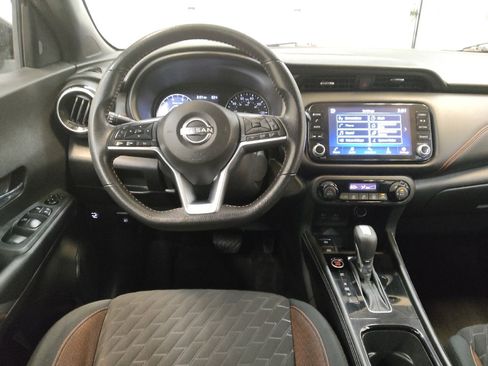 Used 2022 Nissan Kicks SR w/ Interior Electronics Package FWD image 22