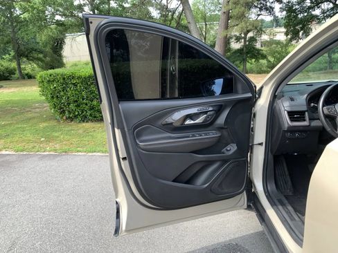 Used 2022 GMC Terrain AT4 AWD/4WD image 24