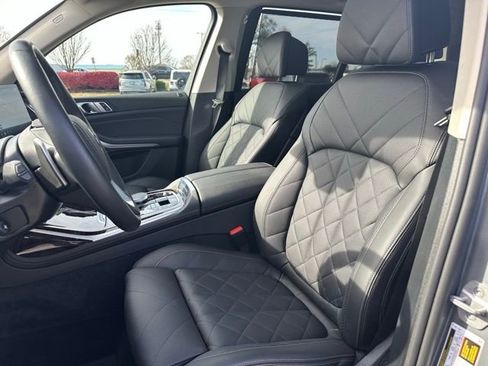 Certified 2025 BMW X7 xDrive40i w/ Premium Package image 27