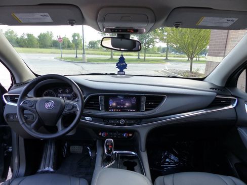 Used 2021 Buick Enclave Essence w/ Sound and Sites Package AWD/4WD image 48