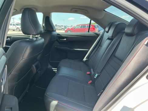 Used 2016 Toyota Camry SE FWD image 18