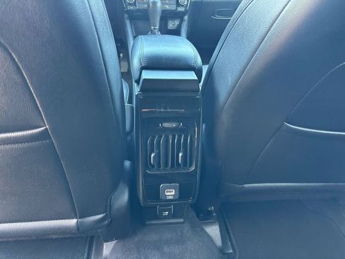 Used 2024 Jeep Compass Latitude AWD/4WD image 11