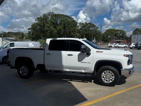 Used 2024 Chevrolet Silverado 2500 LTZ w/ LTZ Plus Package image 4