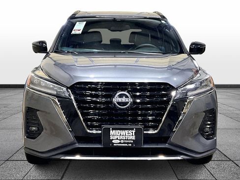 Used 2024 Nissan Kicks SR w/ SR Premium Package image 3