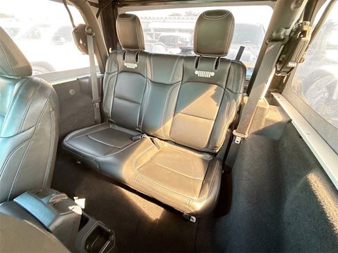 Used 2021 Jeep Wrangler Sport S image 27