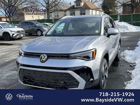 New 2026 Volkswagen Taos SE image 4