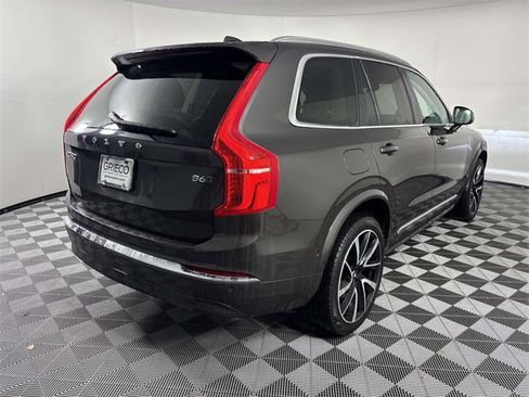 Used 2024 Volvo XC90 B6 Plus image 8