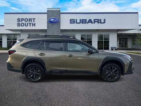 Used 2025 Subaru Outback Onyx Edition image 2