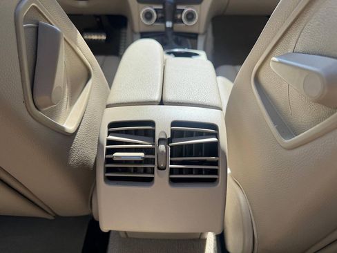 Used 2012 Mercedes-Benz C 250 Sedan image 17