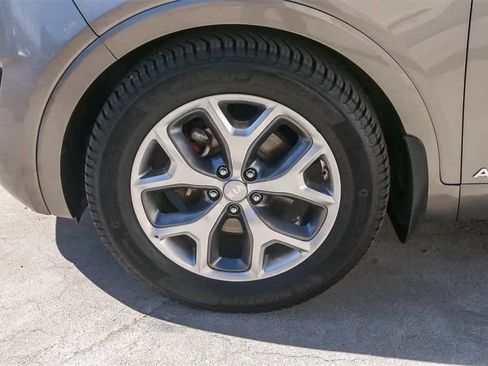 Used 2018 Kia Sorento SX image 5