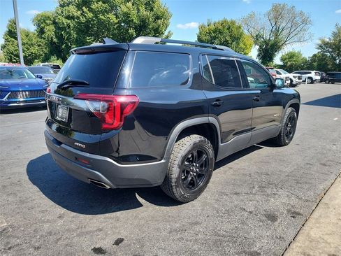 Used 2023 GMC Acadia AT4 w/ Technology Package image 9