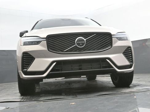New 2026 Volvo XC60 T8 Plus w/ Protection Package Premier image 39