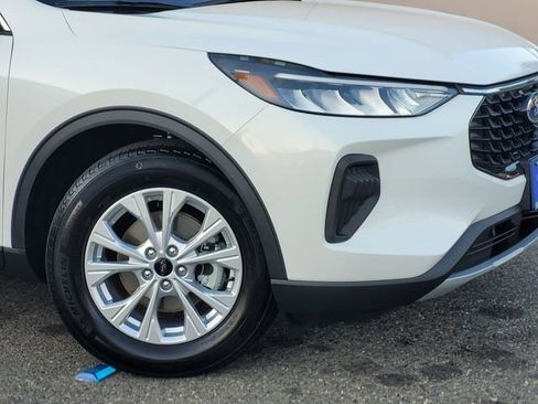 Certified 2023 Ford Escape Active w/ Tech Pack #2 image 6