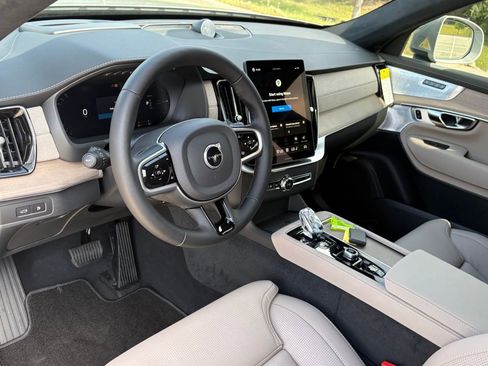New 2026 Volvo XC90 T8 Ultra w/ Lounge Package AWD/4WD image 14