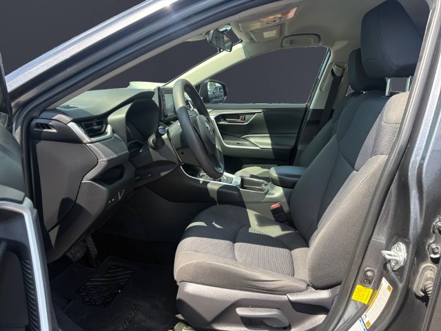 Used 2019 Toyota RAV4 LE w/ Carpet Mat Package AWD/4WD image 9