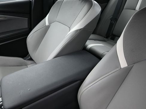 Used 2025 Toyota Camry SE w/ Convenience Package image 14