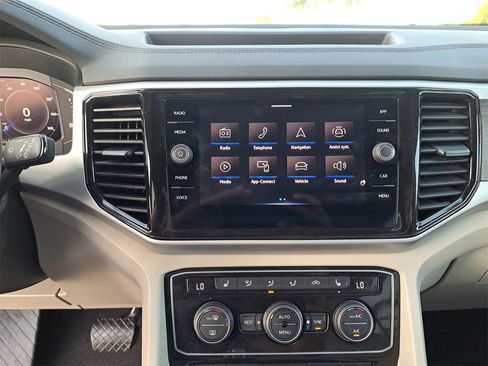 Certified 2022 Volkswagen Atlas SE image 20