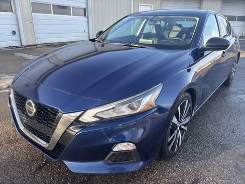 Used 2019 Nissan Altima 2.5 SR FWD image 9