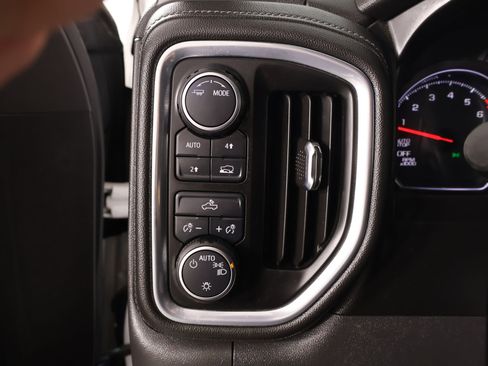 Used 2021 Chevrolet Silverado 1500 LT AWD/4WD image 8
