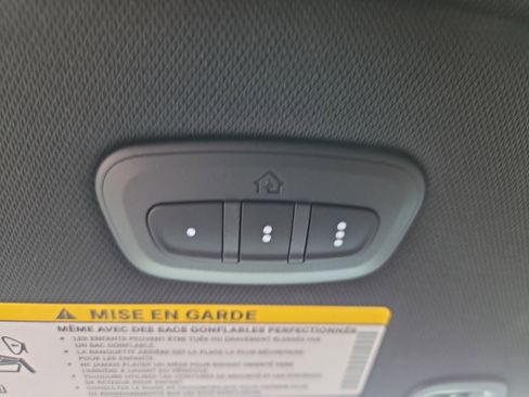 New 2026 Chrysler Pacifica Limited w/ Uconnect Theater Family Group image 13