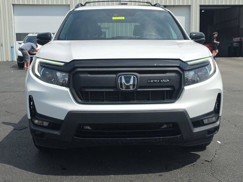 Certified 2025 Honda Passport Black Edition image 2