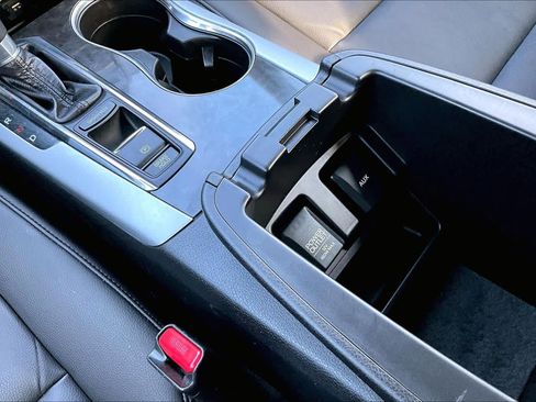 Used 2020 Acura TLX image 32