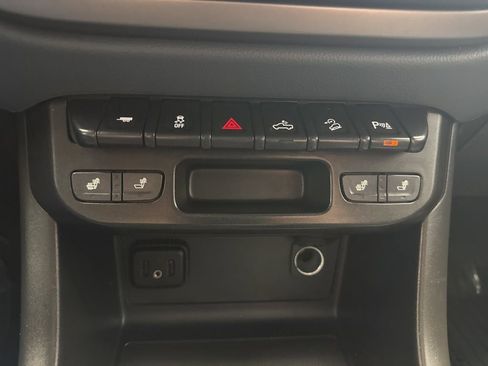 Used 2022 Chevrolet Colorado Z71 AWD/4WD image 20