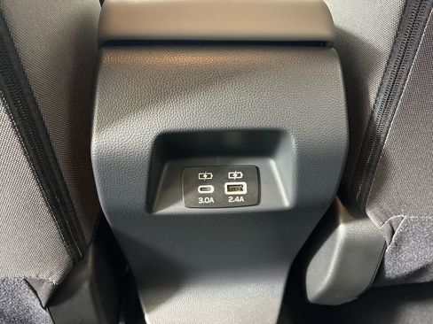 Used 2025 Subaru Crosstrek 2.0i Premium image 28